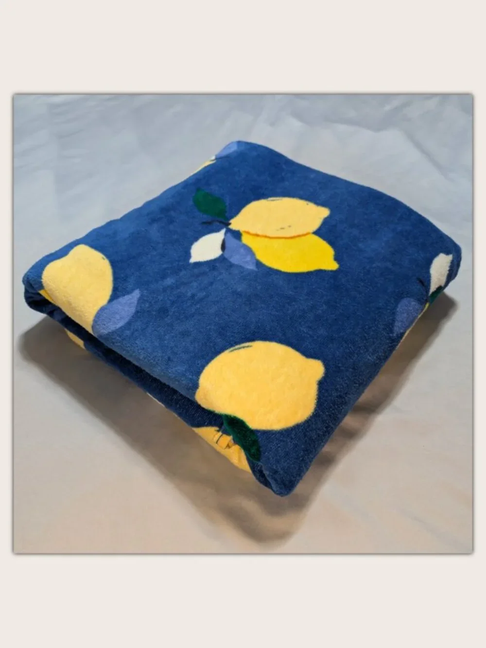 NWT Kate Spade New York Beach Towel-Yellow Lemons on Blue Background-100% Cotton